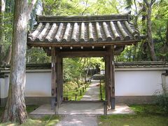 紅葉の頃は激コミ？


誰も居ない竹の寺・・・

とても素敵でした