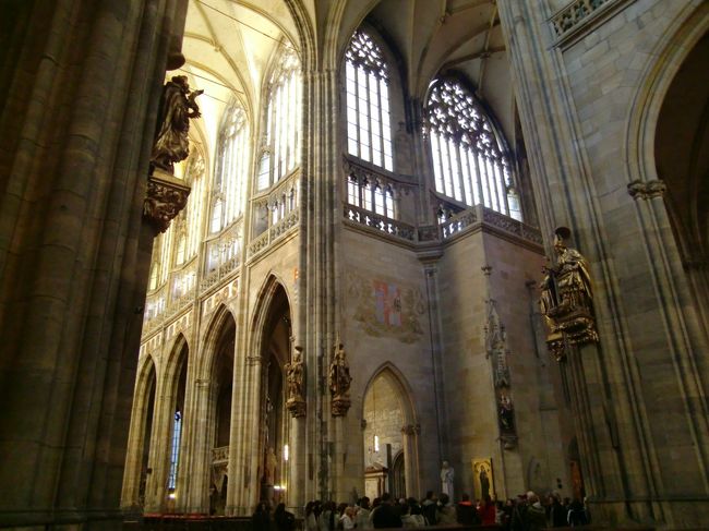 こんなに大きい物を昔の人はどうやって作ったんでしょうか・・・。<br />