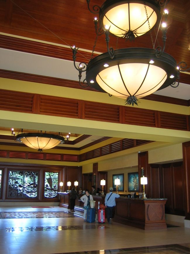 ヒルトンハワイアンビレッジの中でも<br />一番アラモアナよりに立っています<br /><br />もうオープンしているはずなのに<br />タワーの周りでは未だに工事しているところが・・<br />さすがアメリカ。<br /><br />ピンクラインのトロリーの乗り場に近く、便利でした！<br />個人旅行だったのでVISAのクレジットカードを提示するだけで乗車できるピンクラインは重宝！