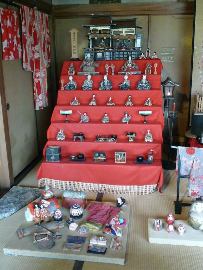 おひなさまは当時の商人の富の象徴かな．由利で立派なのをみてきたばかり．