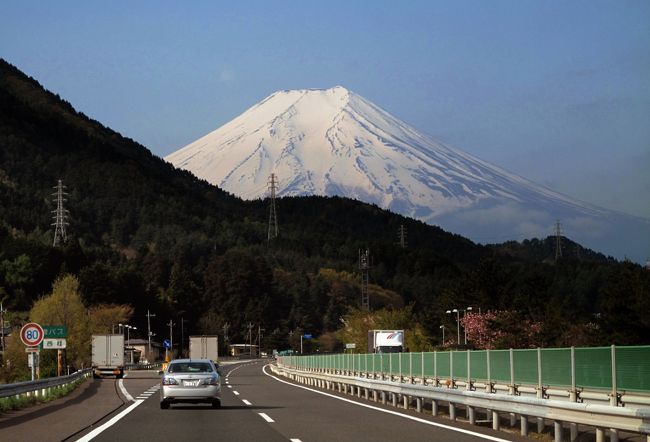 大月手前あたりの中央道から7時30分頃です。