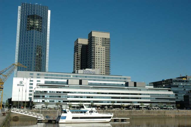 ヒルトン・ホテルの全景。<br /><br />2020年夏のオリンピック開催都市を決める会場となったのがこのホテル。