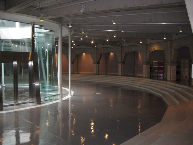 劇場の中央には円形広場「ロトンダ」があります。