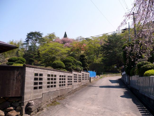 こちらは展望台へ。<br />桜やあじさいがたくさん植えられています。