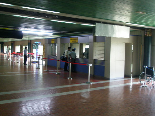 10USDを払うだけで、すぐにビザが取れました。