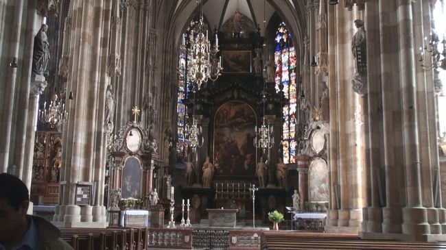 シュテファン寺院内部　祭壇