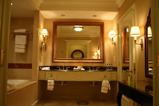 浴室もキンキラ・・・