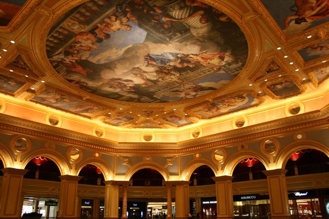 ホテルのアーケード