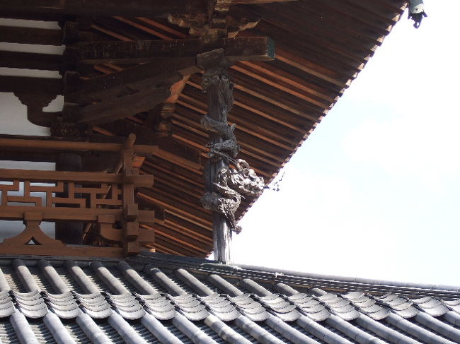 こんな感じでいろんな形の竜が絡まってました