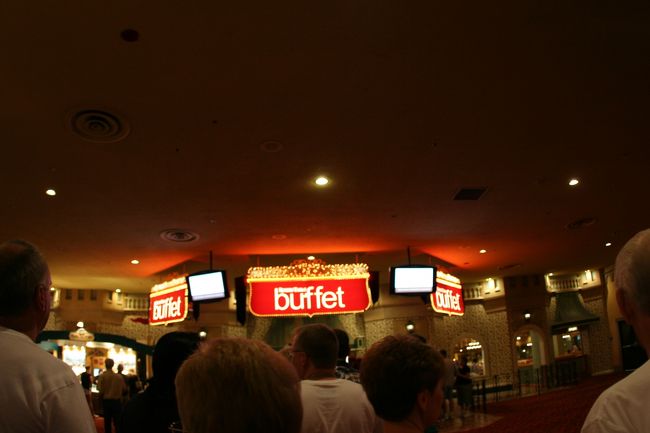 EXCALIBURへ移動して、<br />The Round Table Buffetにて食事を。<br /><br /><br />