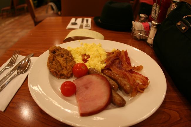 入り口は並んでいましたが、中は広いので、<br />すぐに入れました♪