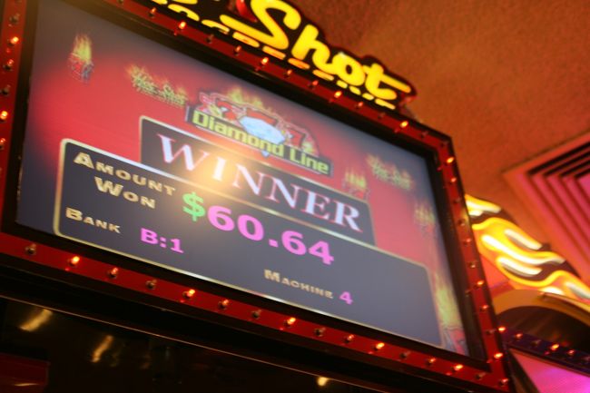 この回だけで、70ドルの当たり。<br /><br />まー70ドルですから、7000円程度です（涙）。<br />これが7000ドルなら……。