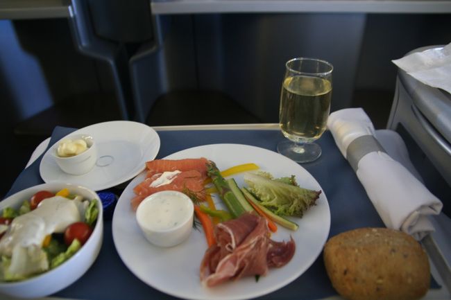 今回は「食事何にしますか？」と。<br />そんなわけで、来る時は和食だったので、<br />洋食を選択。