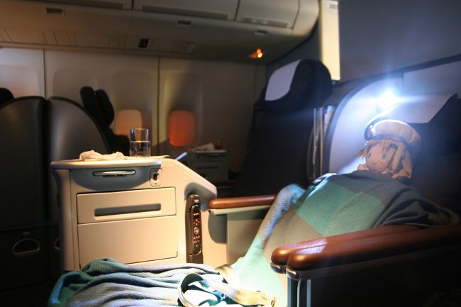 もうビジネスクラス万歳です。<br /><br />次は、スタアラのアップグレードポイントを使って、<br />搭乗しよっと。