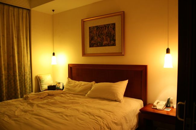 パトラリゾートのお部屋。まあまあ綺麗です。空港に近いので、深夜に到着する場合は結構便利かも。