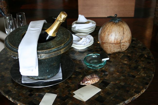 ウェルカムシャンパンとカナッペ