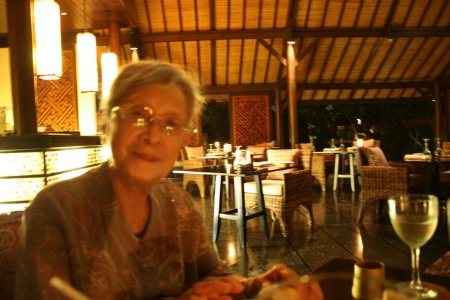 クラブハウスでのディナー