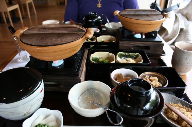 天龍寺門前にある　お豆腐屋　「稲」の湯豆腐　白味噌と豆乳でまろやかなお味でした