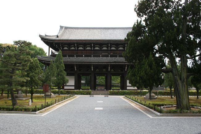 東福寺の立派な山門