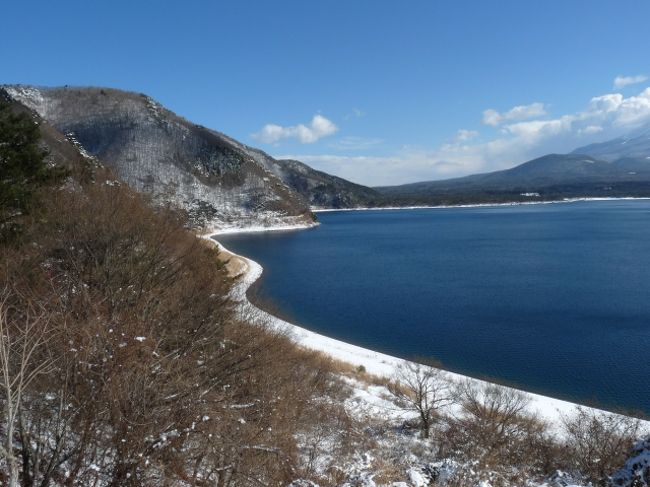 ←湖面もキレイですよ〜。