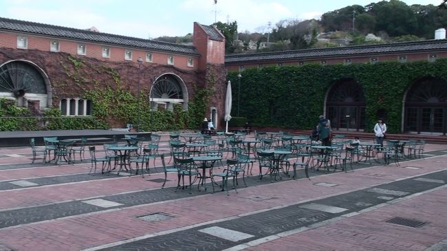 アイビースクエアーの中庭。