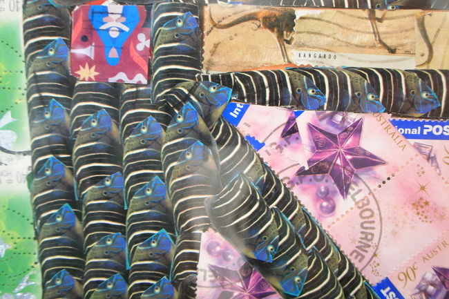 近寄ってみると、<br />それは切手でできていた！！