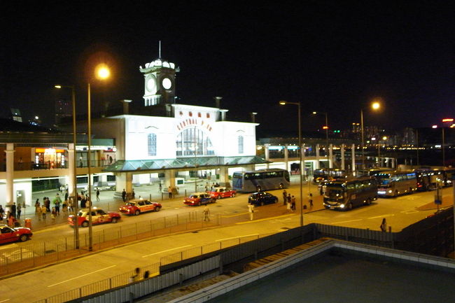 中環から、スターフェリー乗り場へ。