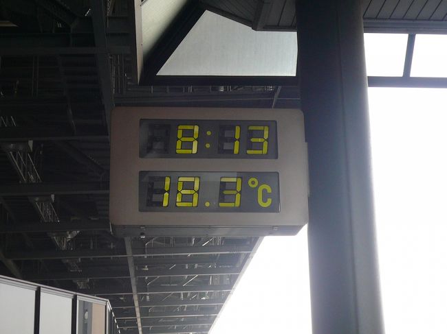 成田空港に着きました。<br />早朝バスに乗って、少し渋滞で7:35着の予定の<br />バスが遅れました。<br />眠かった･･･。<br />ｺﾞｼ(-_ｑ)(ｐ_-)ｺﾞｼ