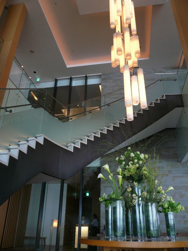 今回の旅もＪＡＬＳＡＫＵＲＡラウンジで<br />ゆっくりしてから出発です。