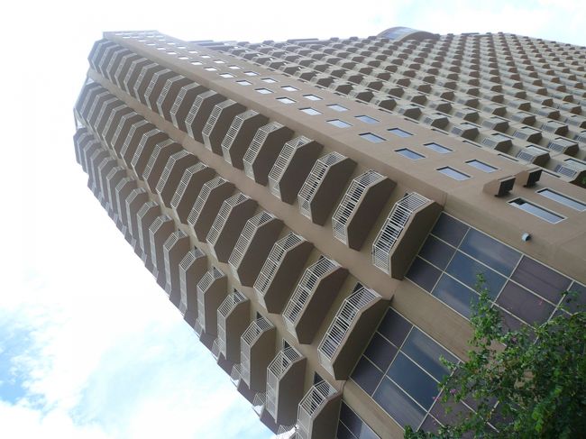 今年もプールからホテルを。<br />低層階で701でした ⊂(^(工)^)⊃。<br />5階から客室が始まりますのでどこの層か<br />お分かりですね！