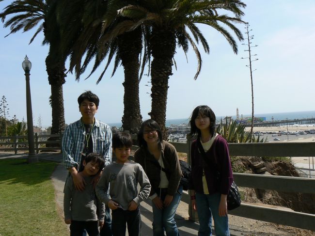 次は30分高速でサンタモニカへ。。<br />天気は快晴！