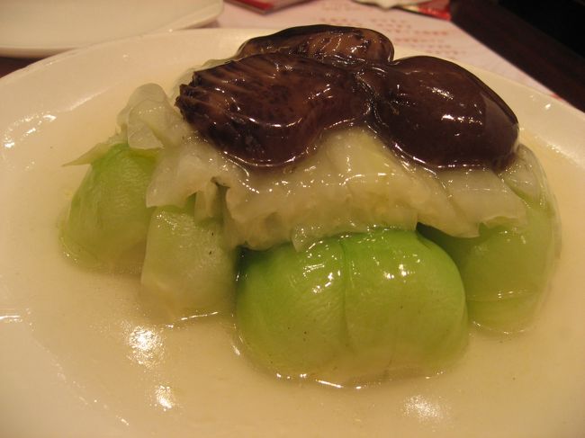 この野菜もなかなかマイルドなお味で◎<br />ここまで食べて２人で１６７HKドルお得です♪