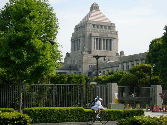 国会議事堂（参議院側）<br /><br />皆様ご存知、千代田区永田町１丁目に立地。