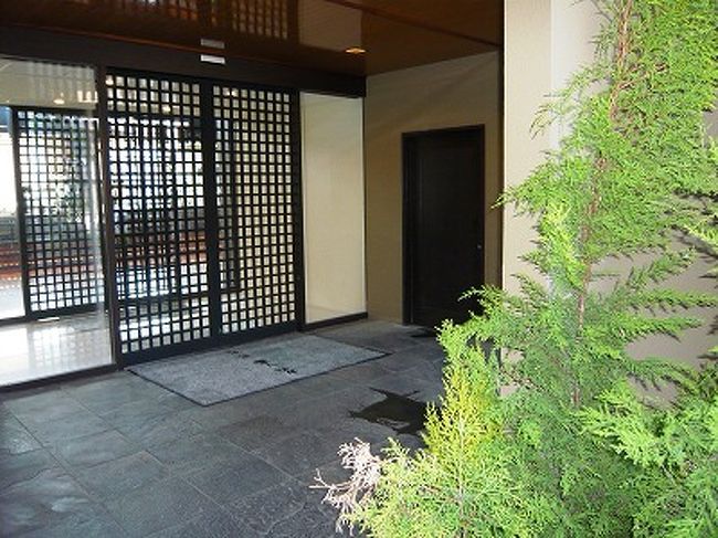 お客様は新式日本著館　「仙翠」に案内