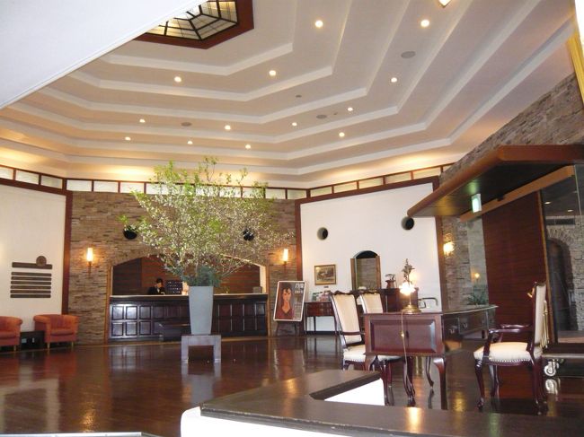 山のホテルロビー