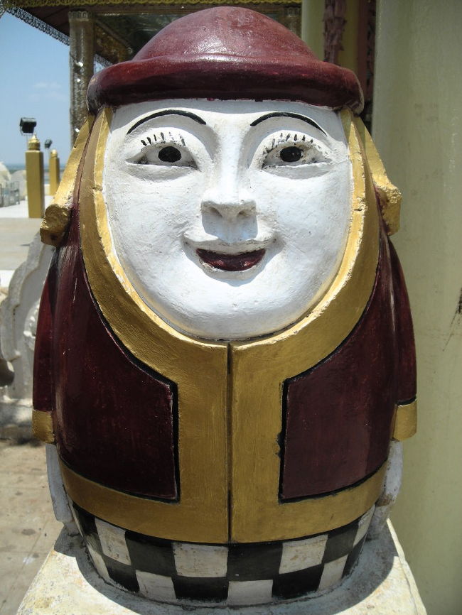 私、このだるまに会いたかったのよー。<br />よく写真で見たんだけど。<br />実物に会えて観劇♪