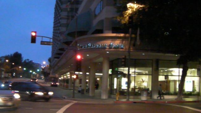 8時くらいにホテルに地下鉄で帰ってきて一日終了です。<br />ダウンタウンの外れですが、まだ人、車多いので近くのコンビニによって帰りました。（コンビニだとちゃんとした？日本茶売ってます。）<br /><br /><br />