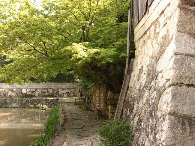 ➛しかし、青年会議所を始めとする地元有志の運動により、ようやく今日の姿を取り戻すまでに至りました。現在では、町の代表的な観光名所として位置づけられ、時代劇は年間３０本以上のロケが行われています。<br />➛八幡堀