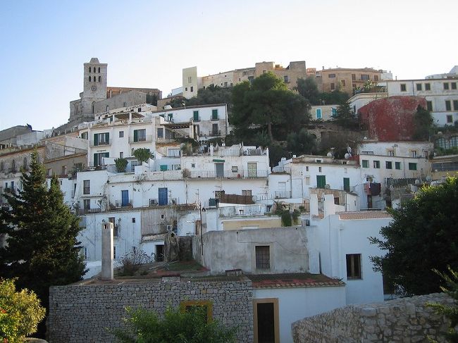 早速高台に登ってみる。<br />なかなかにｽﾃｷﾀｳﾝ。