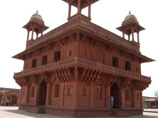 ファティプール・シクリです。