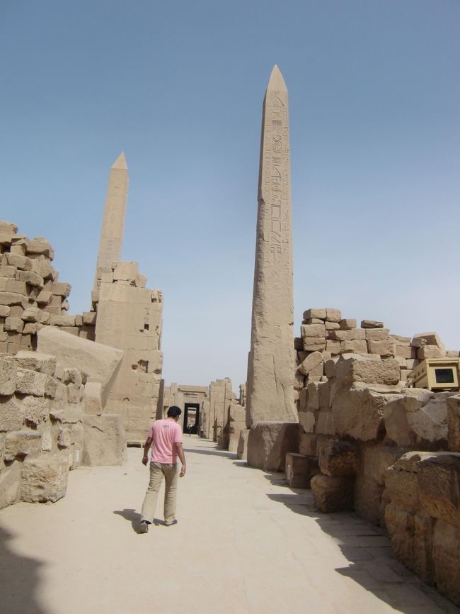 でっかいオベリスク。