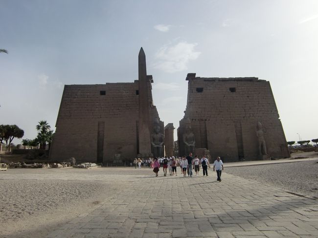 こんな感じがルクソール神殿。