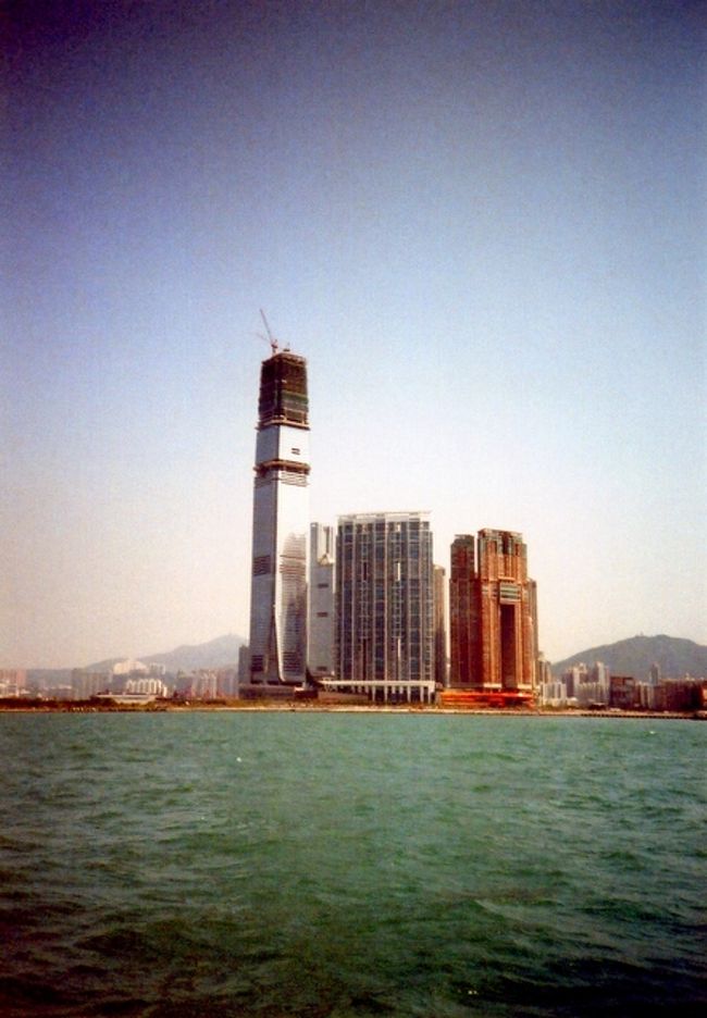 スターフェリーの上で<br />(西九龍方面)<br /><br />＜LOMO　LC-A＞