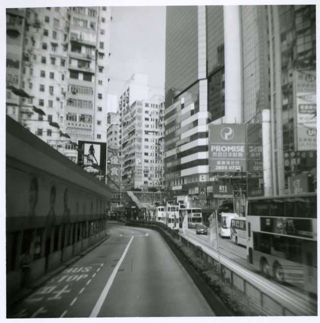 ＜HOLGA＞<br />フィルム:モノクロネガ