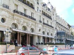 カジノの広場にある最高級ホテル　HOTEL DU PARIS