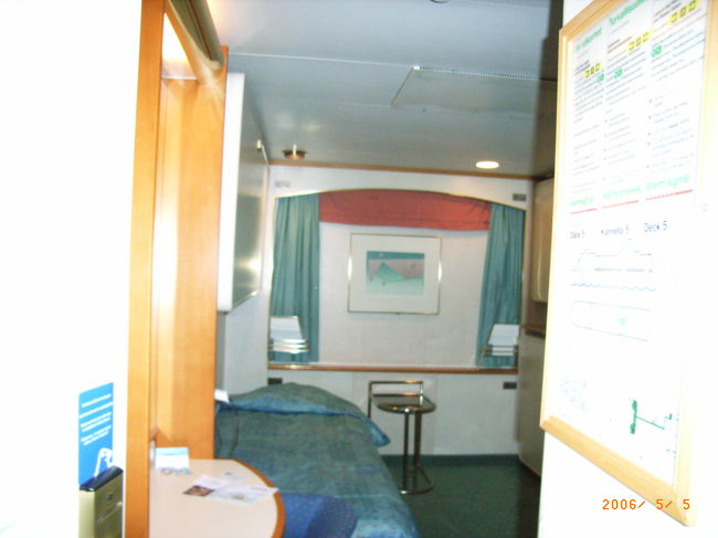 キャビンのクラスはツーリスト?クラス。<br />トイレとシャワーも付いている。