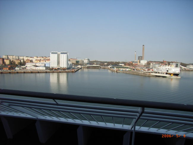 楽しい船の旅だった。<br />また乗りたいなぁ。ストックホルムの港が見えてきた。