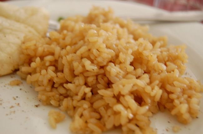 おそらく、エビの炊き込みごはんロズビ・ガンバリ。具が少なかったのか、エビの形を確認できなかったような…？