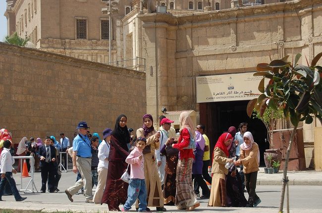 モハメドアリモスクにもたくさんの人がきていました。