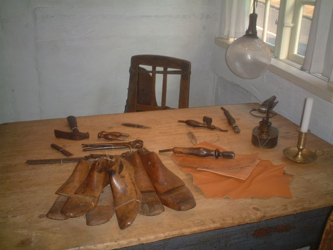 アンデルセンん０生家と木靴の型